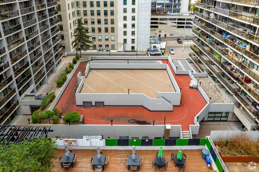 More Photos Of 20 Carlton Street, 25 Wood St, Toronto Apartments For Lease