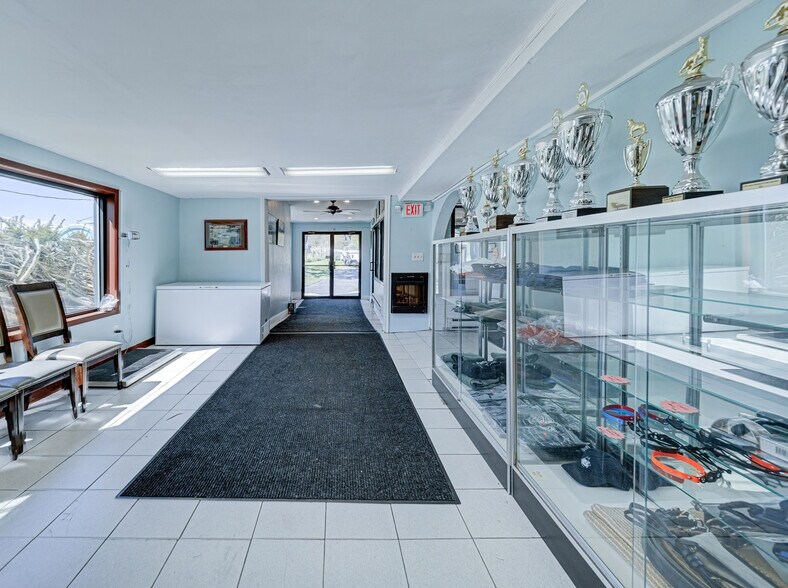 More Photos Of 929 NJ-12 Hwy, Frenchtown Flex For Sale