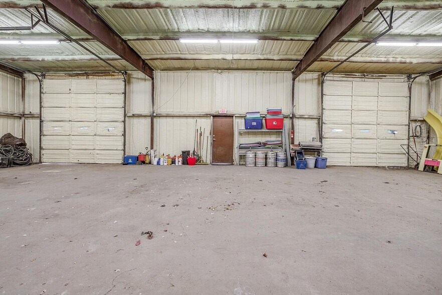 More Photos Of 4140 Mansfield Hwy, Forest Hill Warehouse For Sale