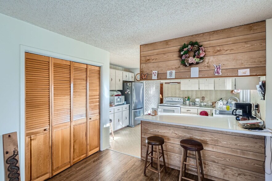 More Photos Of 754 Highway 86, Elizabeth Office For Sale