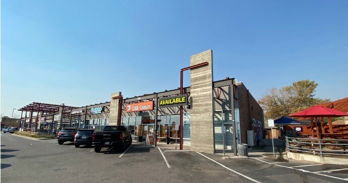 More Photos Of 2045 Sheridan Blvd, Edgewater Freestanding For Lease