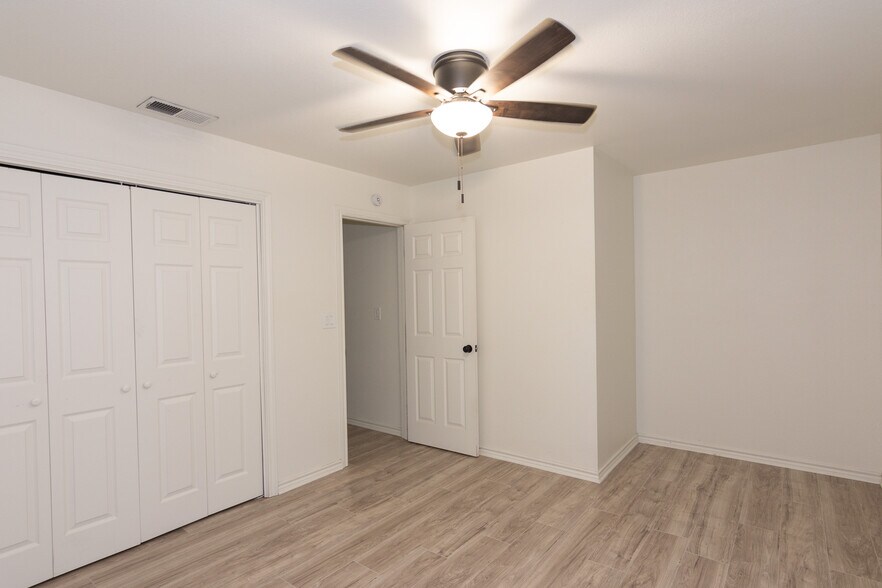 More Photos Of 114 Scofield Ave, Johnson City Apartments For Sale