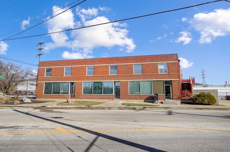 More Photos Of 3925-3927 Brotherton Rd, Cincinnati Office For Sale
