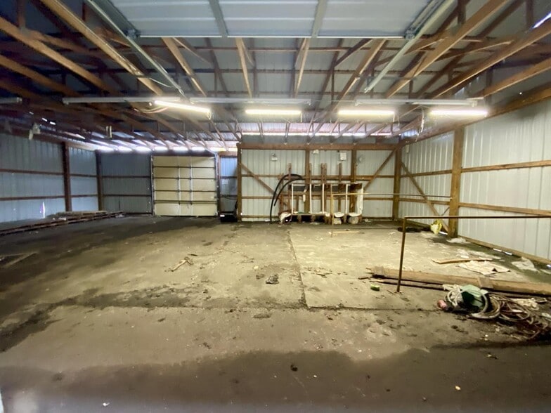 More Photos Of 426 W 4th St, London Warehouse For Sale