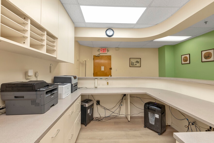 More Photos Of 13347 Sanford Ave, Flushing Apartments For Sale