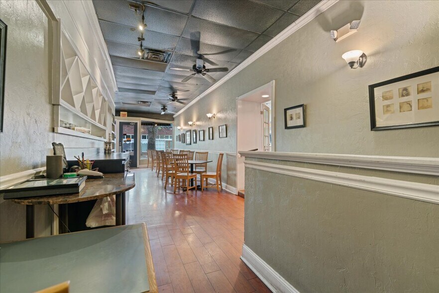 More Photos Of 14 SW 1st Ave, Gainesville Storefront For Lease