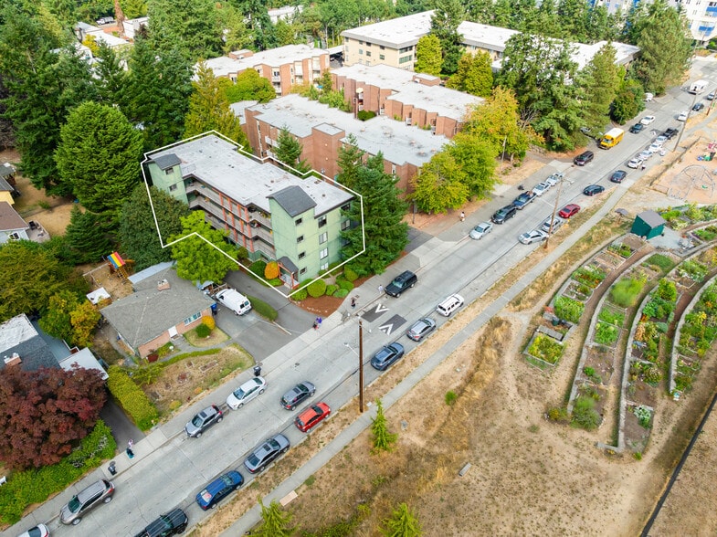 More Photos Of 712 N 143rd St, Seattle Apartments For Sale