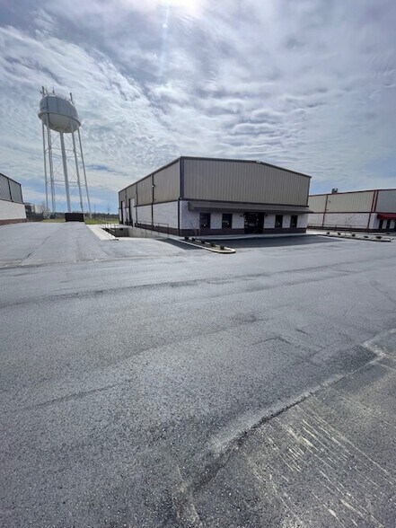 More Photos Of 10017 Vista Cv, Olive Branch Industrial For Lease