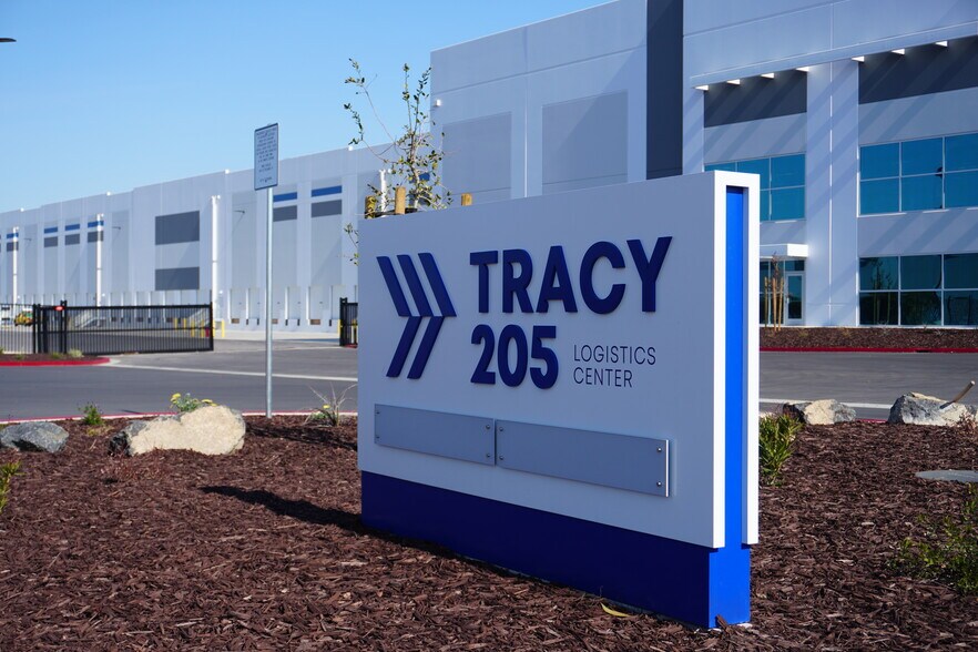 More Photos Of 1269 E Grant Line Rd, Tracy Distribution For Lease