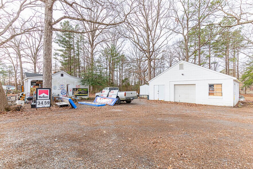 More Photos Of 10379 Chamberlayne Rd, Mechanicsville Freestanding For Sale