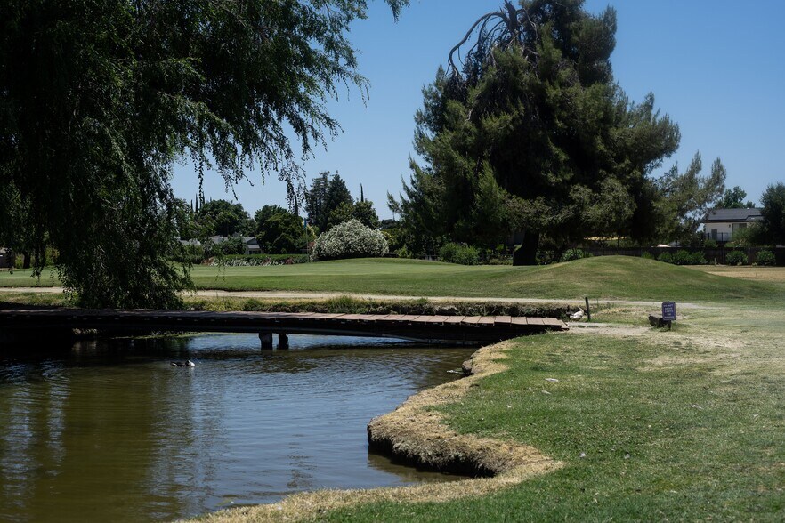 More Photos Of 510 W Visalia Rd, Exeter Golf Course Driving Range For Sale