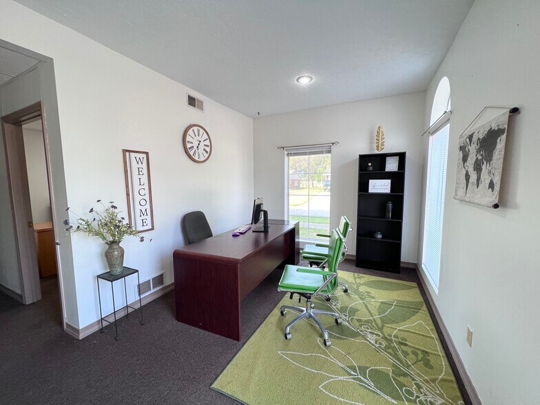 More Photos Of 4380 N Oak Tfwy, Kansas City Loft Creative Space For Sale