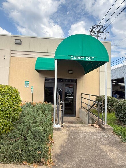 More Photos Of 2205 3rd Ave S, Birmingham General Retail For Lease