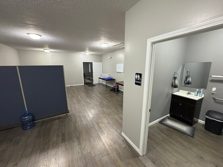 More Photos Of 10534-10536 Coldwater Rd, Fort Wayne Office For Sale