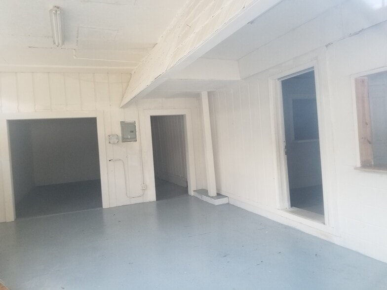 More Photos Of 215 Tallassee Rd, Athens Auto Repair For Lease