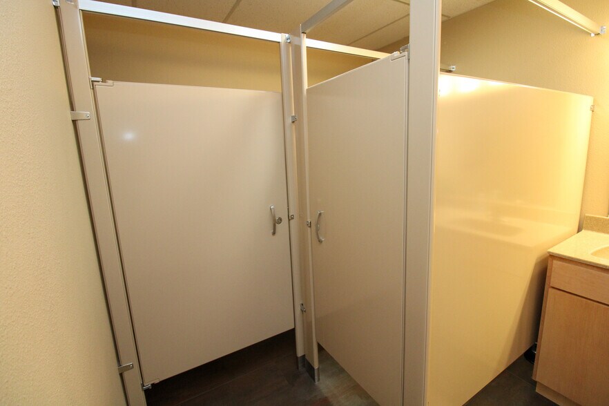 More Photos Of 100 E 3rd St, Galva Office For Sale