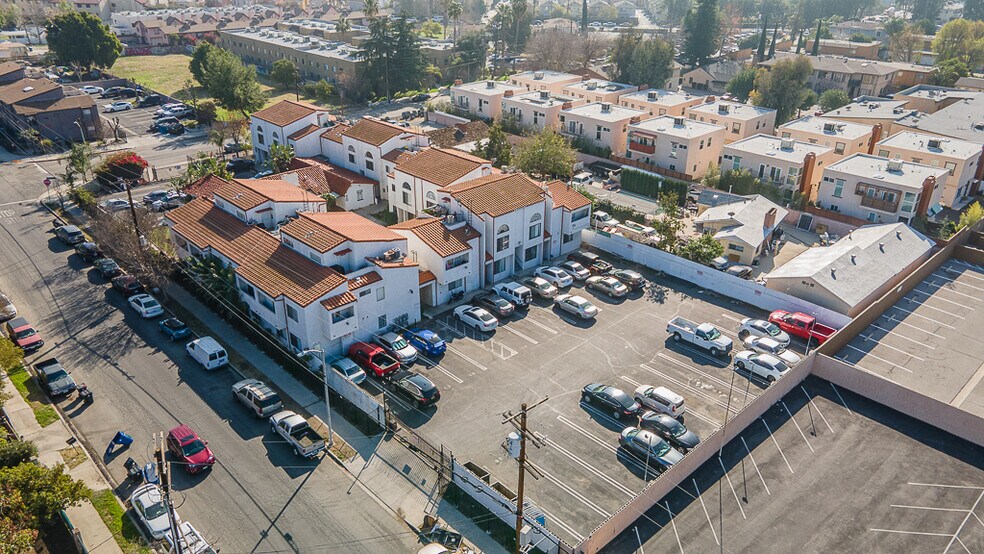 More Photos Of 9261 Wakefield Ave, Panorama City Apartments For Sale