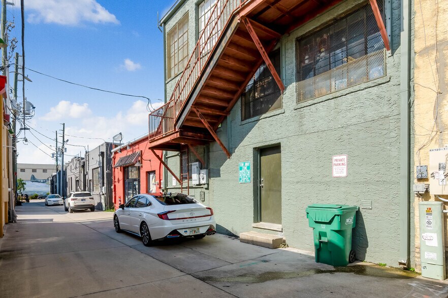 More Photos Of 114 S Woodland Blvd, Deland Storefront For Sale