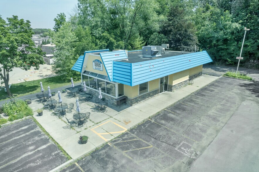 More Photos Of 6115 US Highway 51, McFarland Fast Food For Sale