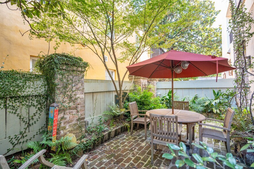 More Photos Of 46 A State St, Charleston Office Residential For Lease