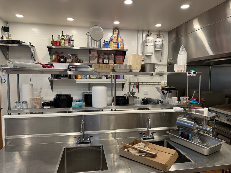 More Photos Of 425 S. Glover St, Twisp Restaurant For Sale