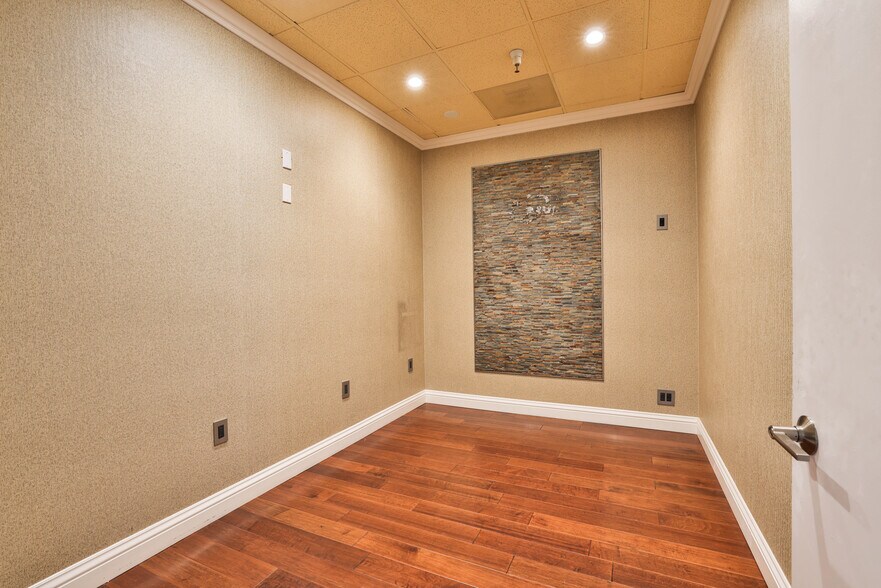 More Photos Of 260 S Sunnyvale Ave, Sunnyvale Office For Lease