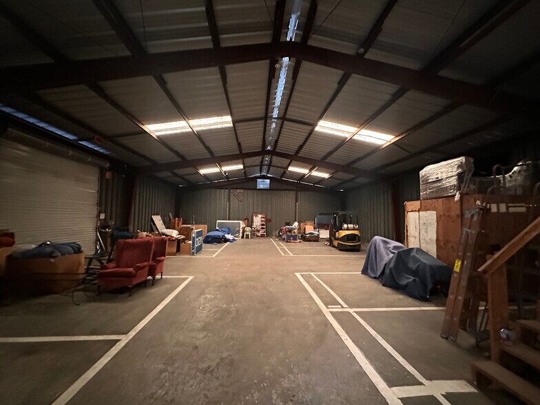 More Photos Of 4517 11th St, Gulfport Warehouse For Sale