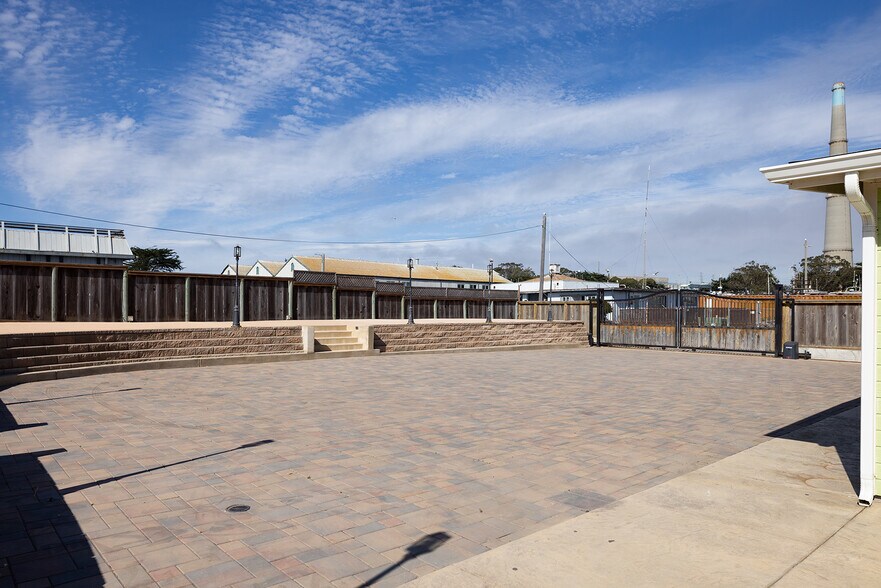 More Photos Of 7550-7552 Sandholdt Rd, Moss Landing Specialty For Sale