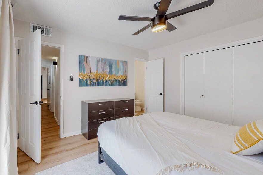 More Photos Of 1309 Virginia St NE, Albuquerque Apartments For Sale