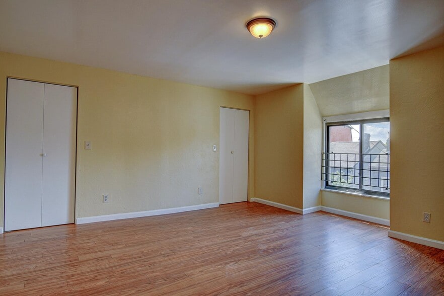 More Photos Of 4919 Penn Ave, Pittsburgh Storefront Retail Residential For Sale