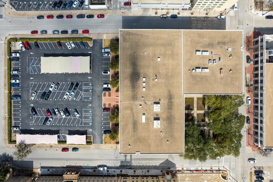 More Photos Of 300 Burnett St, Fort Worth Office For Lease