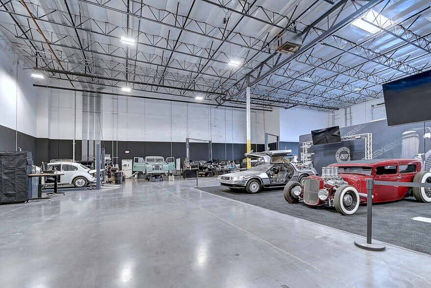 More Photos Of 565 E Germann Rd, Gilbert Warehouse For Lease