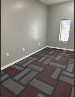 More Photos Of 1340 S Laurel Rd, London Medical For Lease