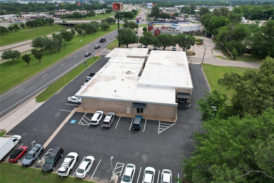More Photos Of 200 Shannon Rd W, Sulphur Springs Storefront For Lease