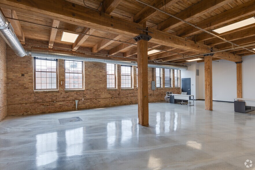 More Photos Of 1414 S Western Ave, Chicago Manufacturing For Lease