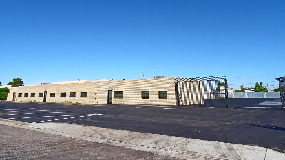 Primary Photo Of 2224-2226 W Shangri La Rd, Phoenix Warehouse For Sale