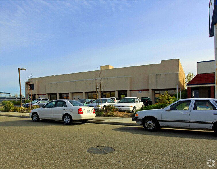 More Photos Of 7602 Murray Dr, Stockton Flex For Lease