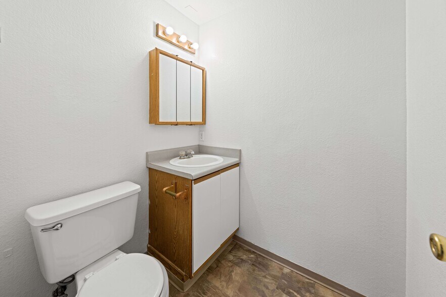 More Photos Of 516 J St, Medford Multifamily For Sale