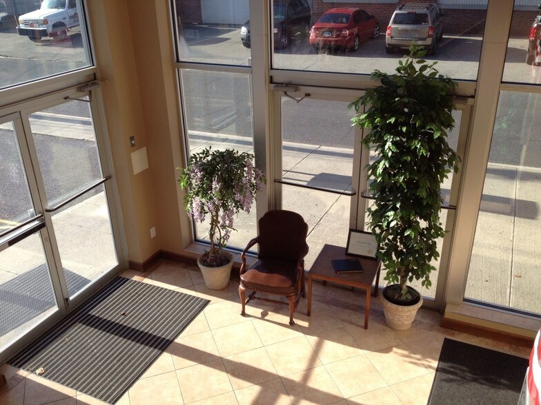 More Photos Of 30 Bridge St, New Milford Storefront Retail Office For Lease