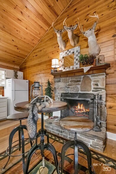 More Photos Of 3134 E Van Buren, Eureka Springs Hotel For Sale