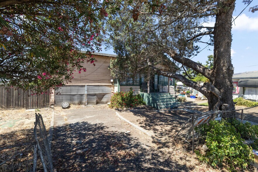 More Photos Of 13350 Kimble Ct, San Martin Apartments For Sale