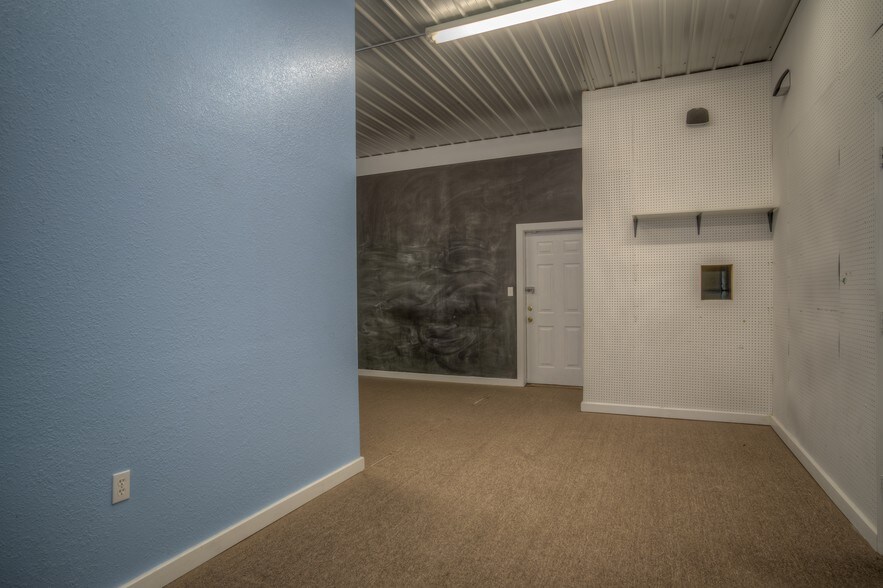 More Photos Of 650 Old South 5, Camdenton Storefront Retail Residential For Sale