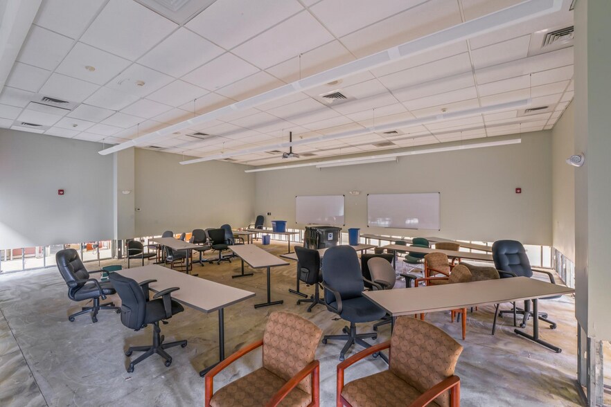 More Photos Of 614 Union Rd, Vineland Office For Sale