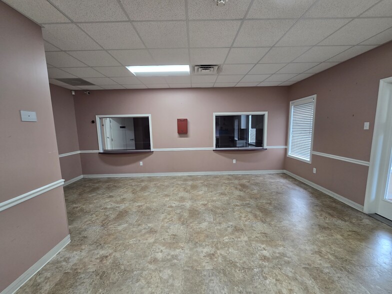 More Photos Of 1208 Pemberton Dr, Salisbury Healthcare For Lease