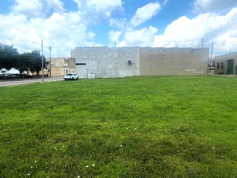 More Photos Of 521-523 S 6th St, Saint Joseph Land For Sale