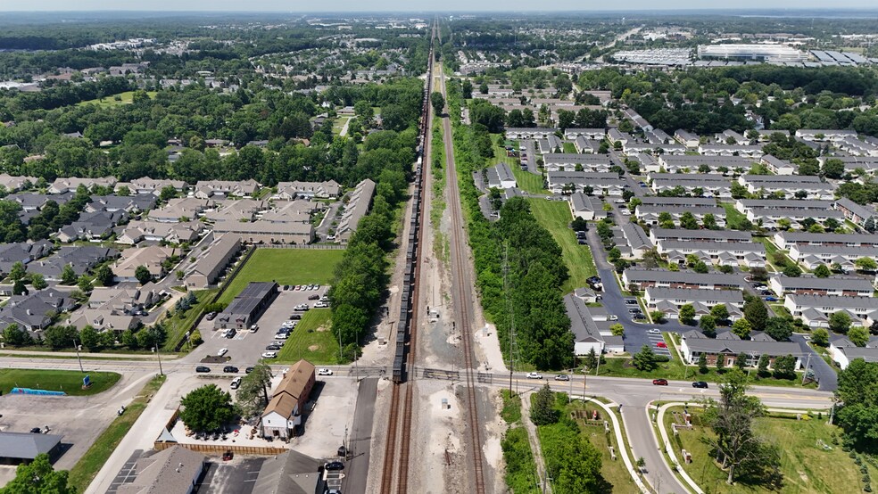 More Photos Of 7909-7925 Station St, Columbus Flex For Lease