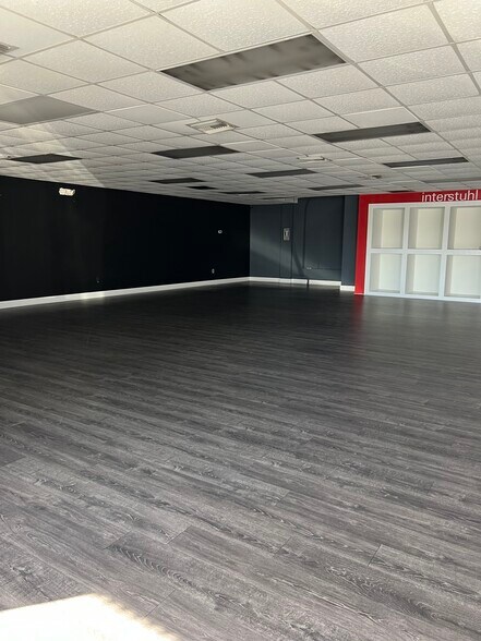 More Photos Of 7200-7216 NW 72nd Ave, Miami Light Distribution For Lease