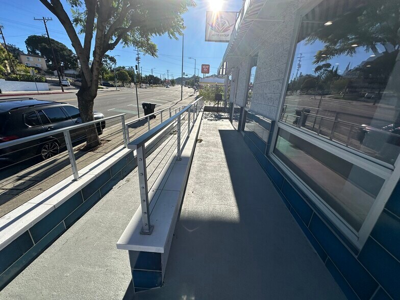 More Photos Of 7616 Foothill Blvd, Tujunga Freestanding For Sale