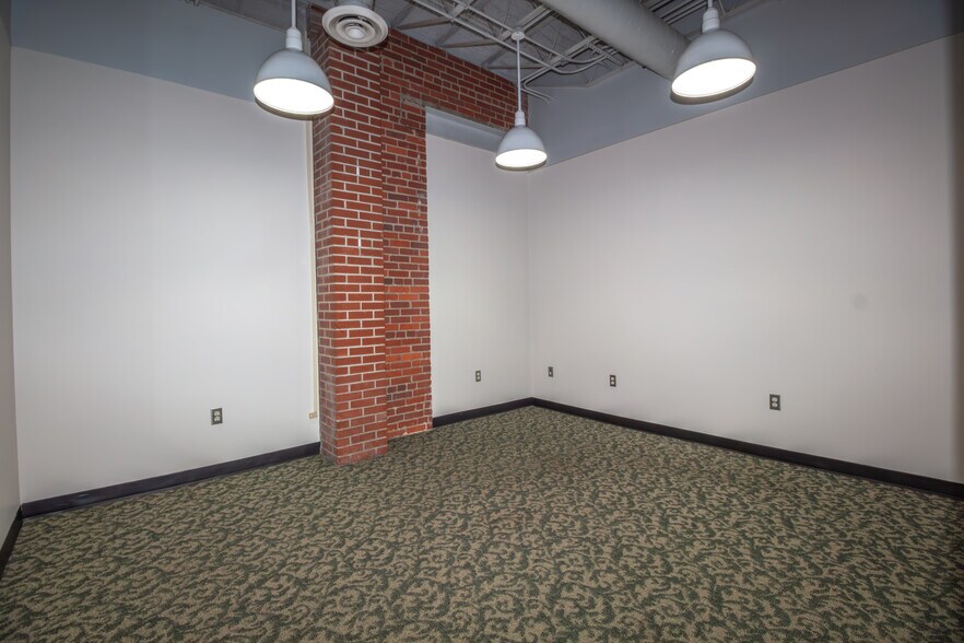 More Photos Of 50 Clay St, Morgantown Office Residential For Lease