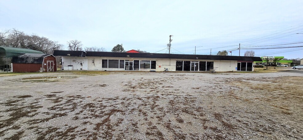 More Photos Of 925 Mill St, Pulaski Office For Sale